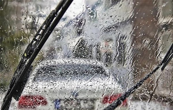 科目二、科目三遇到下雨天應(yīng)該怎樣做？考試順利會(huì)通過