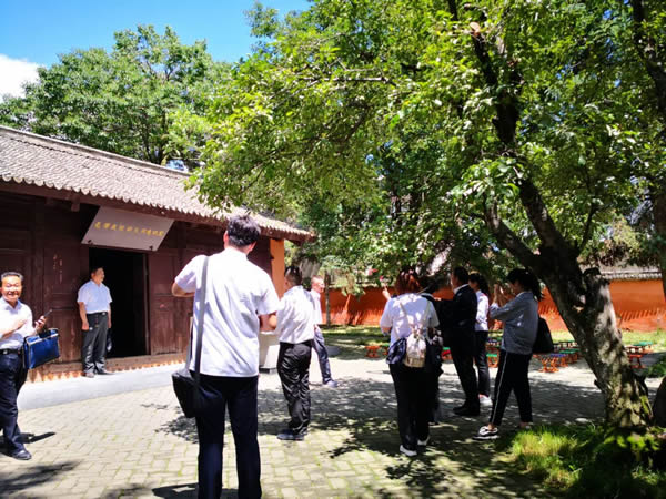 隴運集團公司黨委開展“不忘初心、牢記使命”紀念建黨98周年主題黨日活動