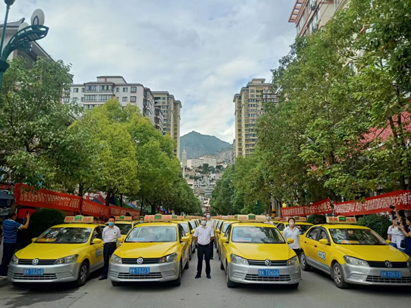 “愛(ài)心送考、奉獻(xiàn)社會(huì)”---隴運(yùn)集團(tuán)在行動(dòng)